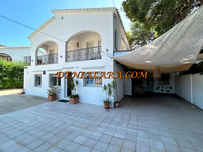 Foto 5a67a3cc-600d-4b3c-bfc0-10327784dbf6. Casa amb xemeneia aparcament a Las Rotas / Les Rotes Dénia