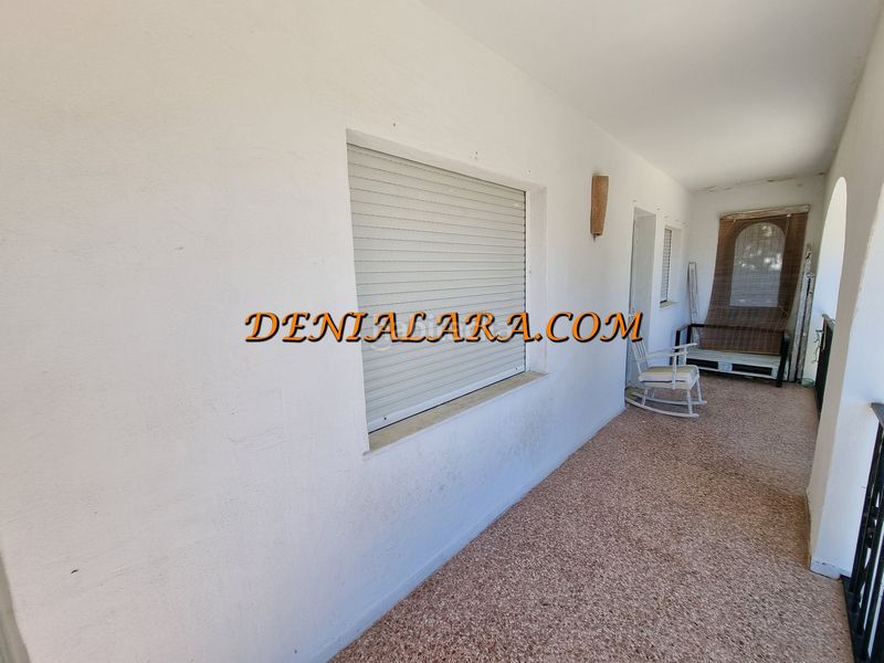 Foto 9abf8358-b495-447d-b920-e63d855f2f4d. Casa amb xemeneia aparcament a Las Rotas / Les Rotes Dénia