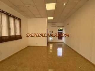 Lloguer Local Comercial a La Pedrera-Vessanes. Local de 60 m2 y patio interior en denia