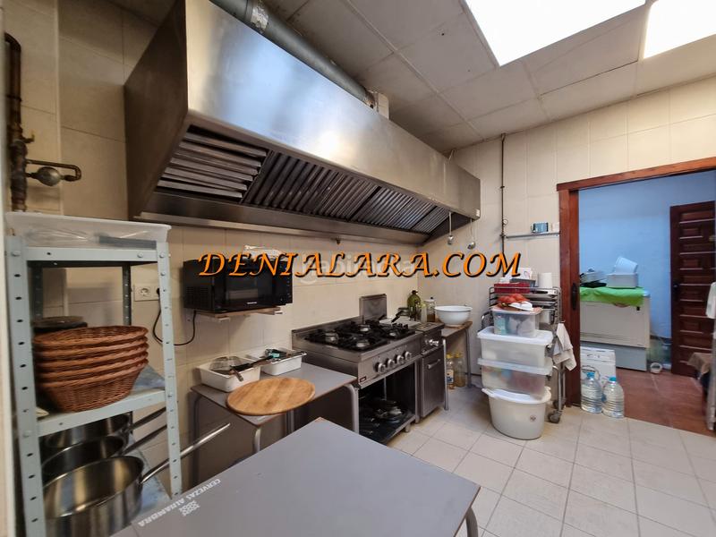 Foto 3919f7d2-19e5-407c-aa2e-211c305e07cf. Alquiler local comercial en exclusiva — local en alquiler con traspaso en el centro en Dénia