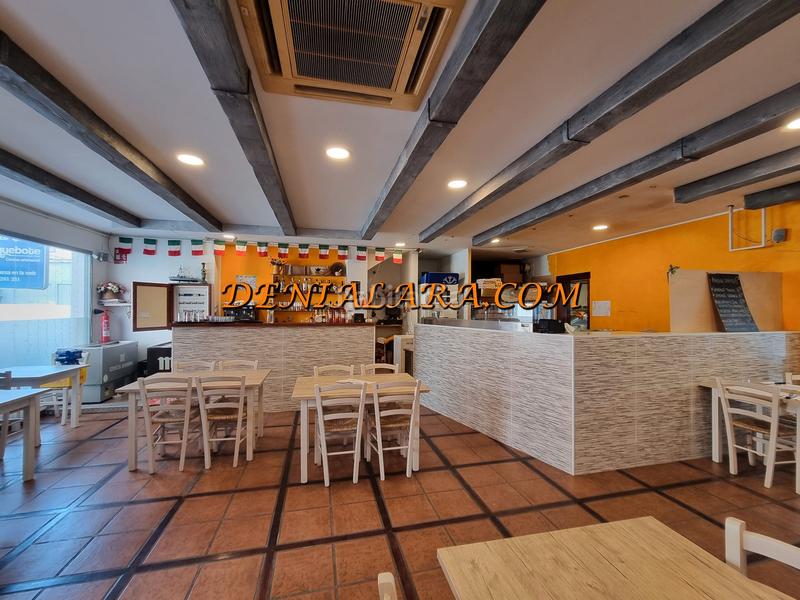 Foto e806e978-e396-4709-a9e4-2fb88fa60e7f. Alquiler local comercial en exclusiva — local en alquiler con traspaso en el centro en Dénia