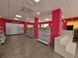 Lloguer Local Comercial a Saladar. Local comercial reformado con gran visibilidad en dénia — 200 m²