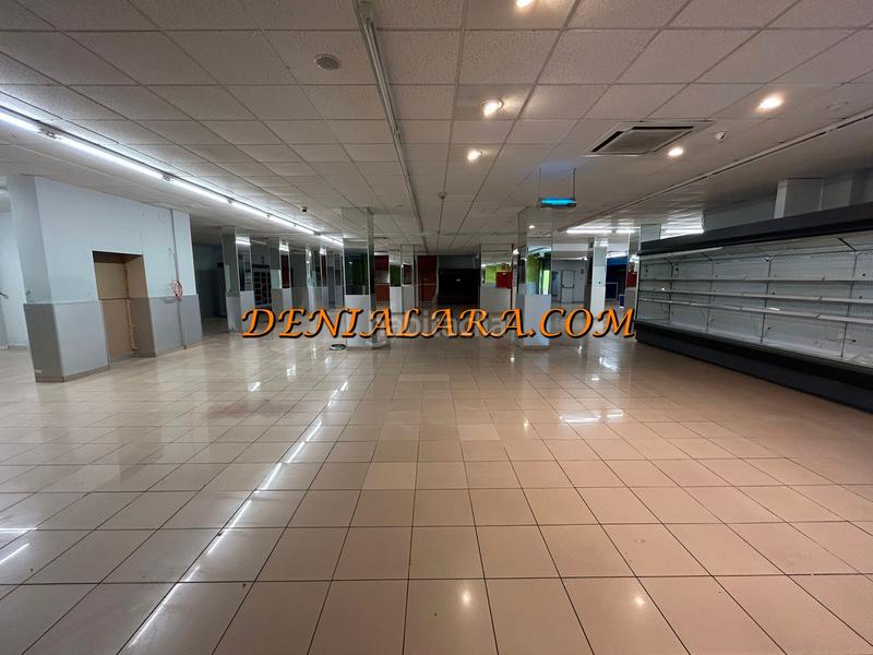 Foto 7db9cd28-a8f6-4ced-a4cd-3aba44fd810e. Alquiler local comercial ?? local comercialde 1100metros, único en el centro de els poblets – ideal para supermercado en Poblets (els)