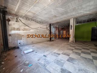 Lloguer Local Comercial a Saladar. Local en alquiler en la zona centro de denia