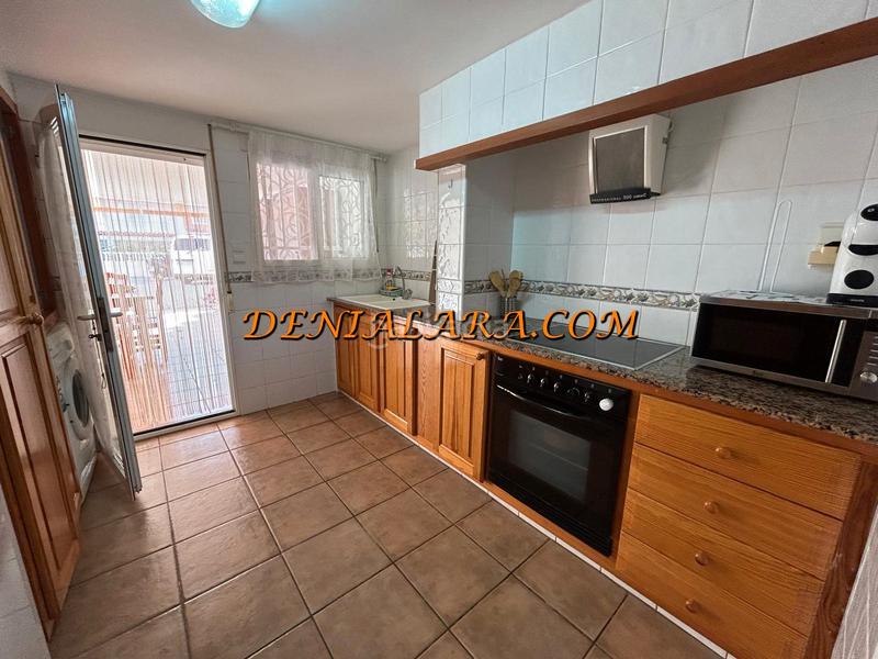 Foto 10d9a037-8005-41d7-9c57-17296f0ed40a. Edifici a Oliva nova Oliva