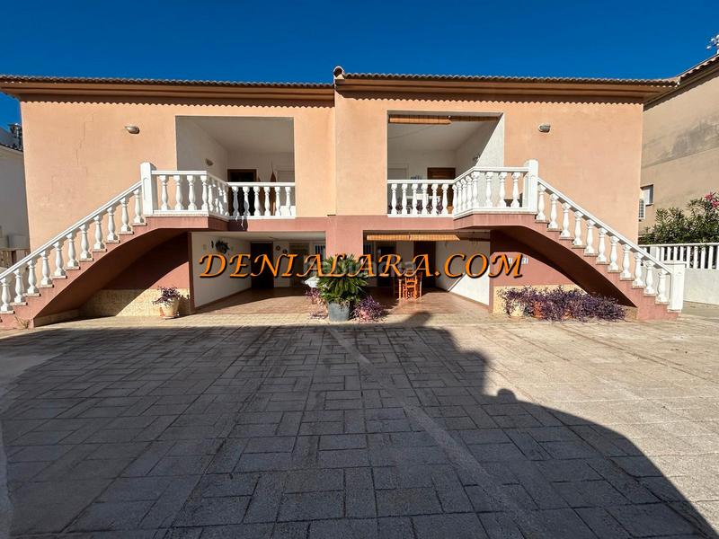 Foto 7bc4219c-2041-465a-a0e0-89c23b927cba. Edifici a Oliva nova Oliva