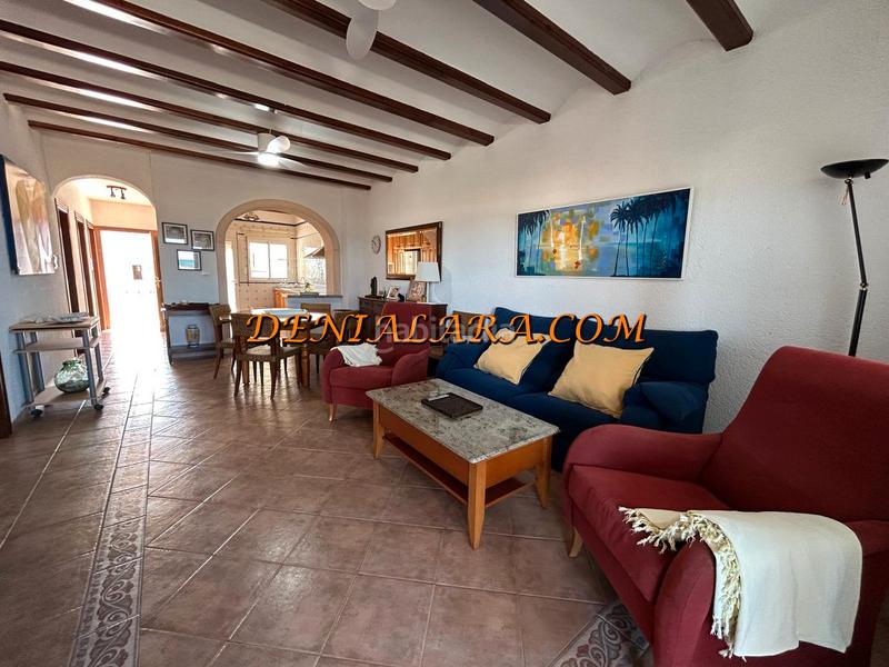 Foto bd88e2ba-8644-4c7c-82b4-33dc660f1174. Edifici a Oliva nova Oliva