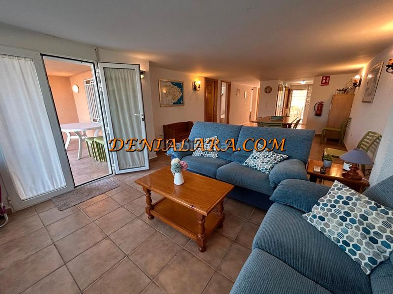 Foto d0e3ba53-8749-4275-a53f-6efb1f547b9e. Edifici a Oliva nova Oliva