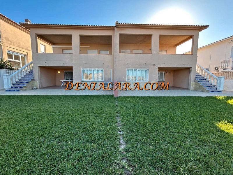 Foto ff96b741-8397-4999-adfb-3ee3965c3bc8. Edifici a Oliva nova Oliva