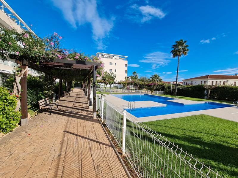 Foto 82868672-402d-47a2-8b78-6ef7dae39fe2. Ático  con vistas al mar con garaje y trastero en Dénia