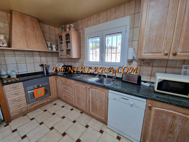 Foto 8a8bf950-bbcb-4a6c-a9db-50762e65f5b0. Chalet con camino parcheggio piscina in El Montgó Dénia