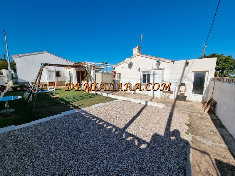 Foto a66ed1e2-6954-43fa-aa2c-211d01db7d42. Chalet con camino parcheggio piscina in El Montgó Dénia