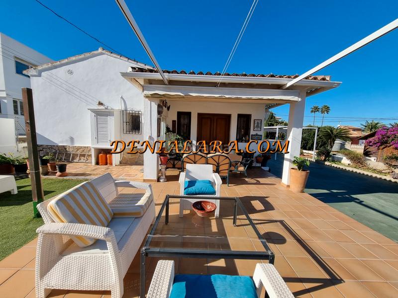 Foto cd9b2d0f-eaf2-4ddf-a0f9-d8dc2ded7e91. Chalet con camino parcheggio piscina in El Montgó Dénia