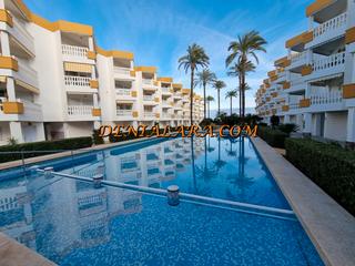 Appartement à Les Bovetes - La Felicidad. Apartamento reformado en urbanización con piscina, primera linea