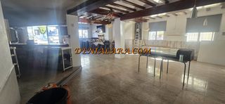 Lloguer Local Comercial a La Pedrera-Vessanes. Oportunidad: local de 166 m² con licencia y salida de humos, lis