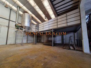 Lloguer Nau industrial a Pego. Nave de 1200 m² construidos con gran altura, oficinas y doble ac