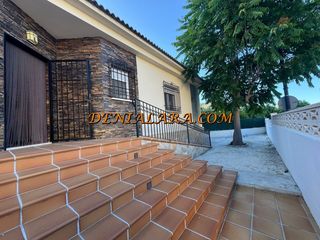 Miete Chalet in Sagra. Chalet con terraza y barbacoa en alquiler anual en sagra