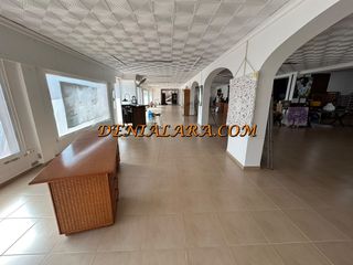 Lloguer Local Comercial a Verger (el). Amplio local comercial de 450 m² con gran fachada en alquiler en