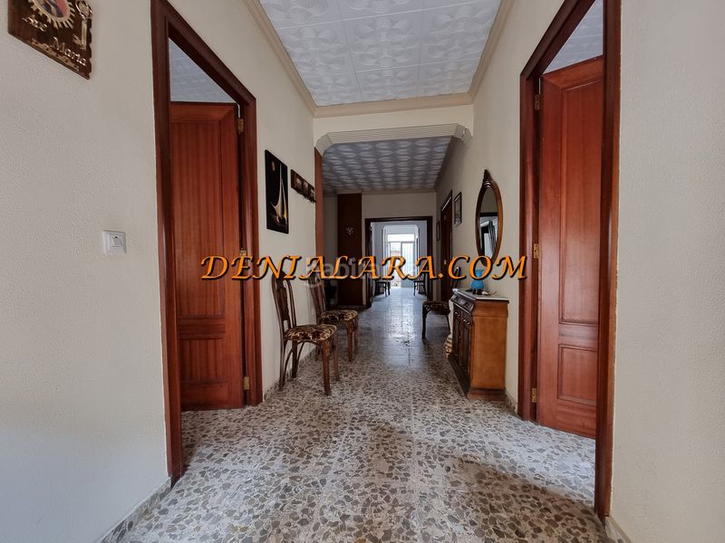 Foto 09f616de-758f-4174-bf0c-35b71e273270. Casa amb xemeneia a Centro Pedreguer