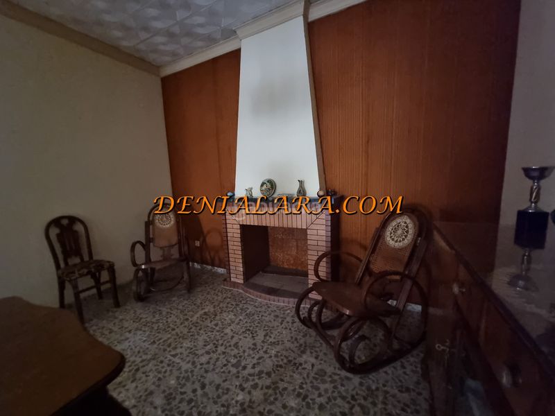 Foto 99c3b902-958b-4d9e-bd96-191b7b410582. Casa amb xemeneia a Centro Pedreguer