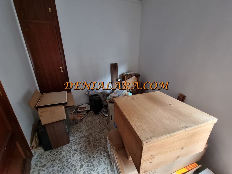Foto dbf08bbf-76a3-48d2-b998-fe7ecb602074. Casa amb xemeneia a Centro Pedreguer