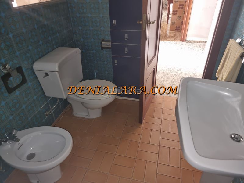 Foto e41e6e86-91b3-4208-97bb-536bd5bdf0fc. Casa amb xemeneia a Centro Pedreguer
