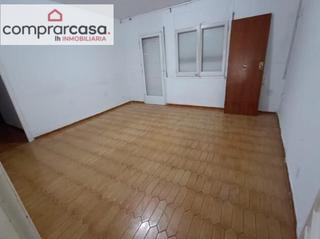 Pis a Estació de França. Excelente piso cuatro habitaciones