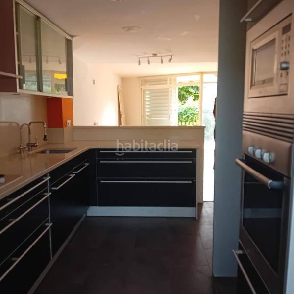 Foto 401cc8d2-40cb-4e06-9f77-f2669cfe1d20. Casa adosada magnifico adosado calle la resclosa en Cabrils