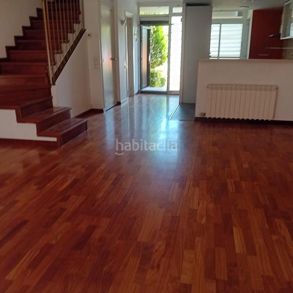 Foto 95e4be4b-7a1c-4252-97b6-0f8f799459e3. Casa adosada magnifico adosado calle la resclosa en Cabrils