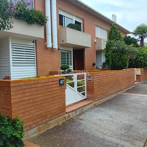 Foto f3bcb372-85e1-4d2d-9c10-8b2edef2496d. Casa adosada magnifico adosado calle la resclosa en Cabrils