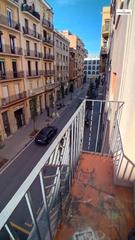 Appartement à El Poble Sec - Parc de Montjuïc. Piso para reformar. suelos hidráulicos. techos altos