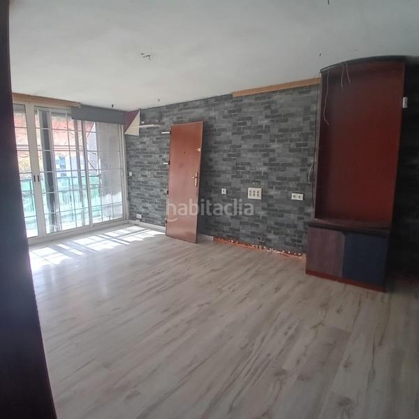 Foto a21861a5-640d-4050-abde-65800ad953d7. Piso rambla marina vistas dspejadas en Bellvitge Hospitalet de Llobregat (L´)