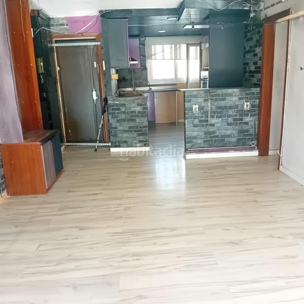 Foto f4fcca90-b038-4f51-ba06-0c8c9a415f9c. Piso rambla marina vistas dspejadas en Bellvitge Hospitalet de Llobregat (L´)