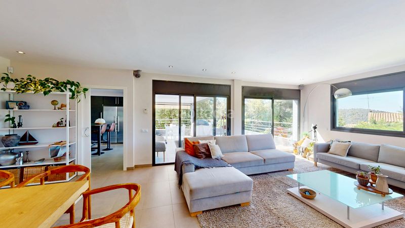 Foto 1e72fcb0-aef9-4cf9-81a2-73e665ec5d91. Casa amb calefacció aparcament piscina a Matadepera