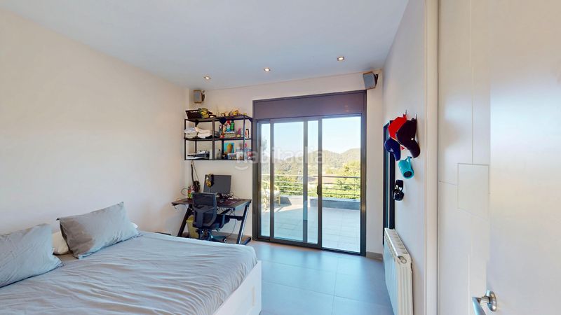 Foto 718bcf26-19cc-4923-b4d6-4bad155bb0b2. Casa amb calefacció aparcament piscina a Matadepera