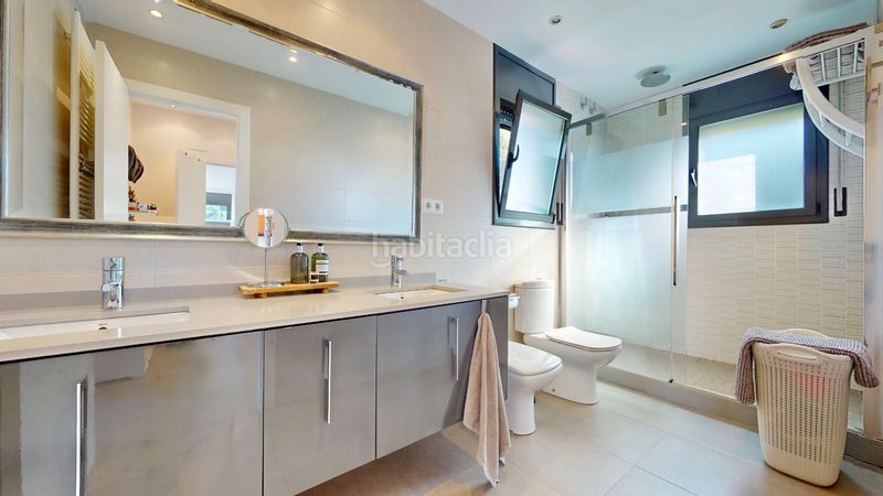 Foto a71add27-e81e-4984-bc32-6f92f83fbc58. Casa amb calefacció aparcament piscina a Matadepera