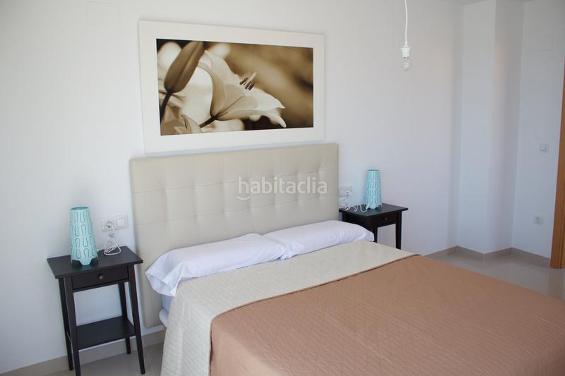 Foto ca6b9483-9d72-48a6-99db-74e105000ac4. Àtic amb piscina a Campello Playa Campello (el)