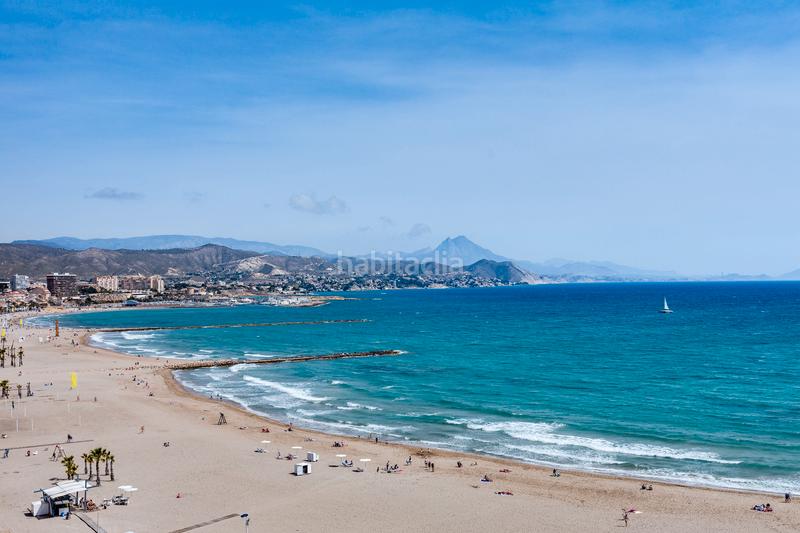 Foto 8164fccf-96bc-4b49-9249-c094e47b3a57. Dachwohnung in avenida jaime i el conquistador 34 in Campello (el)