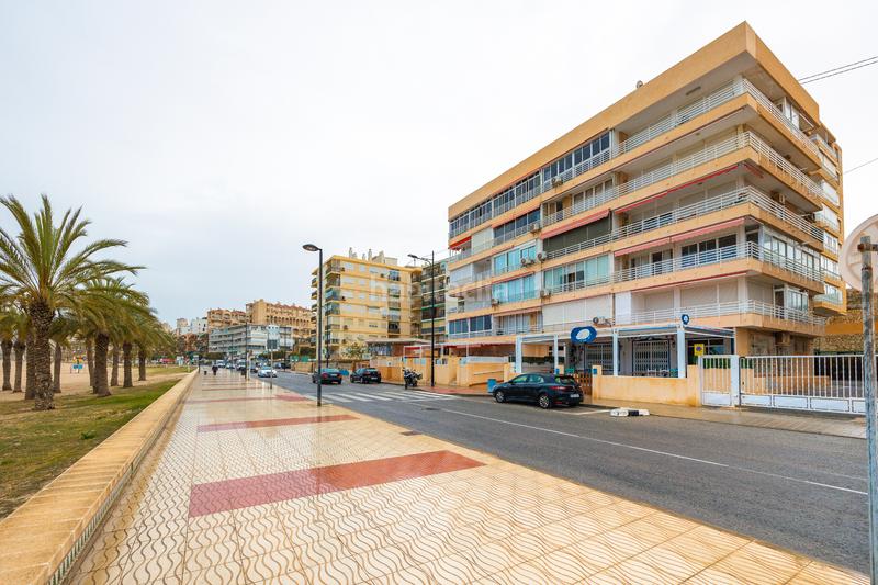 Foto d405bef7-5c45-4ceb-8e47-1fd03403030c. Dachwohnung in avenida jaime i el conquistador 34 in Campello (el)