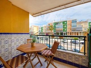 Maison à Avenida don juan de austria 11. Bungalow en planta alta, en la urbanización de mar azul.