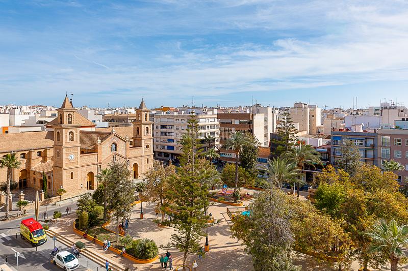 Foto 01353b1d-8e80-487a-9db4-7dea1b1dee76. Piso en calle joaquín chapaprieta 131 apartamento de dos dormitorios totalmente equipado en Torrevieja