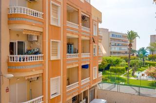 Apartament a Calle mar baltico 44. Acogedor piso de dos dormitorios a sólo dos minutos andando de l