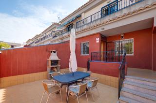 Casa aparellada  Calle gotzone mora 23. Acogedora casa pareada con amplias terrazas en residencial tranq