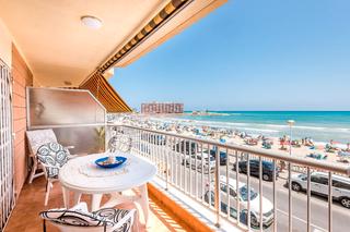 Piso en Calle noruega 2. Apartamento frente al mar en playa de los locos con garaje y tra