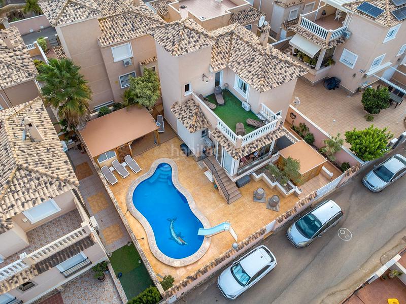 Foto 0975eb31-cfe1-4ccd-86ff-e9712248407f. Chalet en calle rosa 1 magnífico chalet independiente costa con piscina y garaje privados. en Orihuela