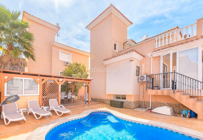 Foto 10799042-b8af-490c-bfb8-69e64f1da7c0. Chalet en calle rosa 1 magnífico chalet independiente costa con piscina y garaje privados. en Orihuela