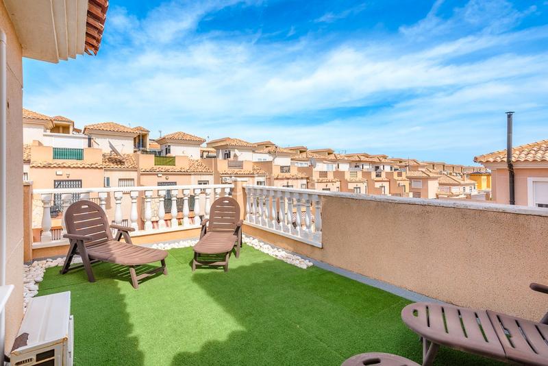Foto 18b5035c-bfe4-4159-a090-8561b74c428c. Chalet en calle rosa 1 magnífico chalet independiente costa con piscina y garaje privados. en Orihuela