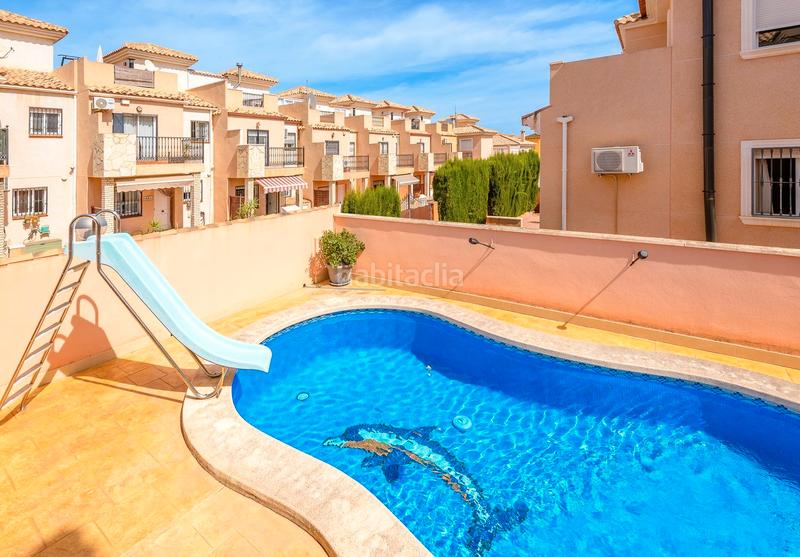 Foto 1ae28939-a4db-4791-a0d8-e2547034ad30. Chalet en calle rosa 1 magnífico chalet independiente costa con piscina y garaje privados. en Orihuela