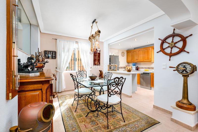 Foto 48f0117a-12fb-4103-87a0-096cff52fb79. Chalet en calle rosa 1 magnífico chalet independiente costa con piscina y garaje privados. en Orihuela