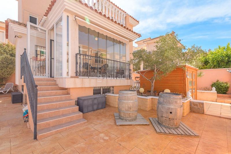 Foto 56745440-be0f-4959-afb8-d7dd14371ee1. Chalet en calle rosa 1 magnífico chalet independiente costa con piscina y garaje privados. en Orihuela